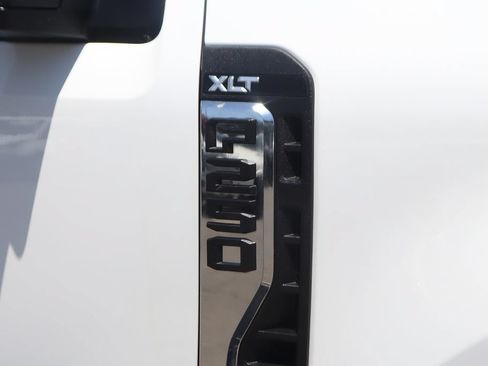 Used 2024 Ford F250 XLT AWD/4WD image 44