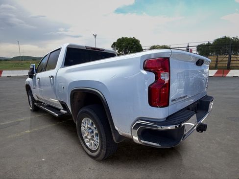 Used 2024 Chevrolet Silverado 2500 LTZ w/ LTZ Convenience Package AWD/4WD image 4