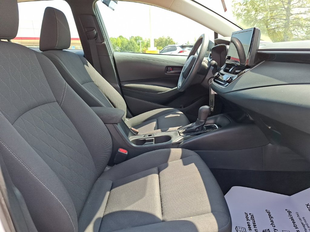 Used 2023 Toyota Corolla LE FWD image 30