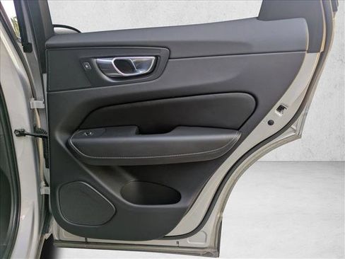 Used 2022 Volvo XC60 B5 Inscription w/ Advanced Package image 28