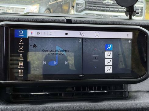 Used 2024 Jeep Gladiator Sport AWD/4WD image 4