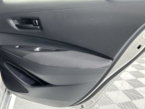 Used 2025 Toyota Corolla LE FWD image 30