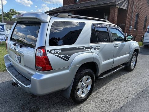 Used 2008 Toyota 4Runner SR5 AWD/4WD image 3