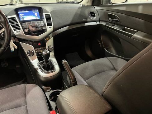 Used 2014 Chevrolet Cruze LT w/ Technology Package image 19