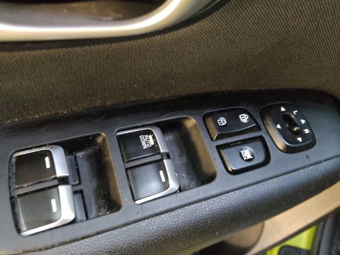 Used 2018 Kia Soul FWD image 27