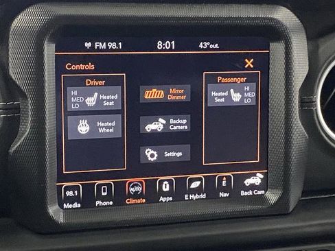Used 2022 Jeep Wrangler Unlimited Sahara w/ Cold Weather Group AWD/4WD image 11