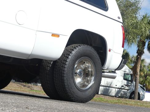 Used 2000 Chevrolet Silverado 3500 2WD Crew Cab image 23