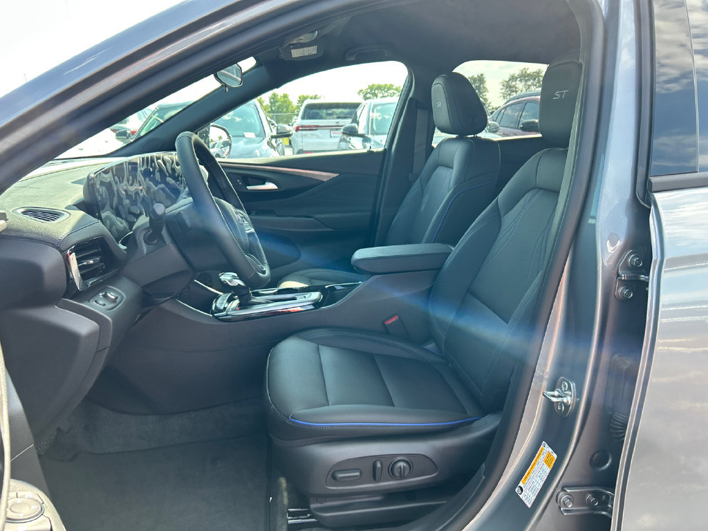 New 2026 Buick Envista Sport Touring w/ Convenience I Package FWD image 17