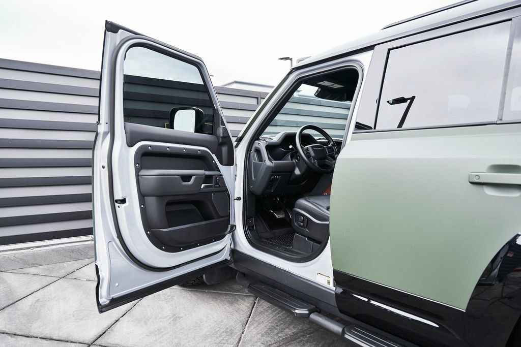 Used 2023 Land Rover Defender 110 X AWD/4WD image 36