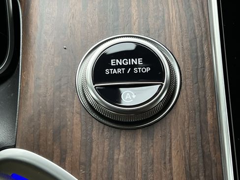 Used 2026 Mercedes-Benz GLC 300 4MATIC image 31