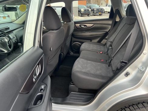 Used 2016 Nissan Rogue S image 17