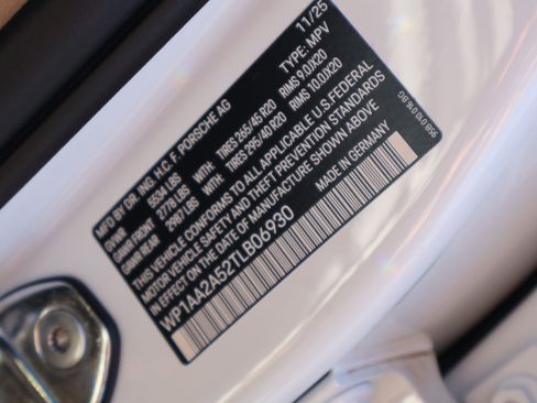 New 2026 Porsche Macan image 30