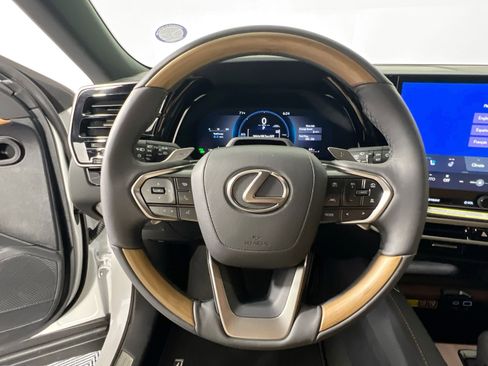 Used 2026 Lexus RX 350h w/ Convenience Package image 17