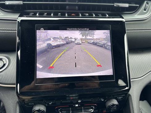 Used 2023 Jeep Grand Cherokee Altitude AWD/4WD image 18