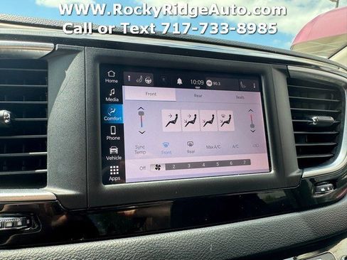 Used 2023 Chrysler Voyager LX FWD image 25