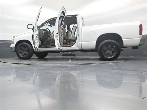Used 2004 Dodge Ram 1500 Truck SLT image 52