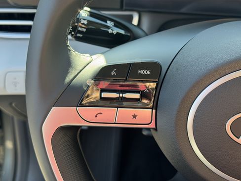 New 2025 Hyundai Elantra Limited w/ Cargo Package image 17