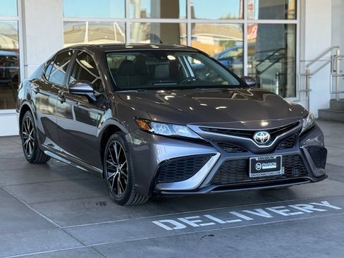 Certified 2021 Toyota Camry SE w/ Carpet Mat Package (TMS) image 8