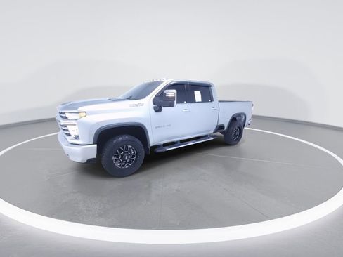 Used 2021 Chevrolet Silverado 2500 High Country AWD/4WD image 3