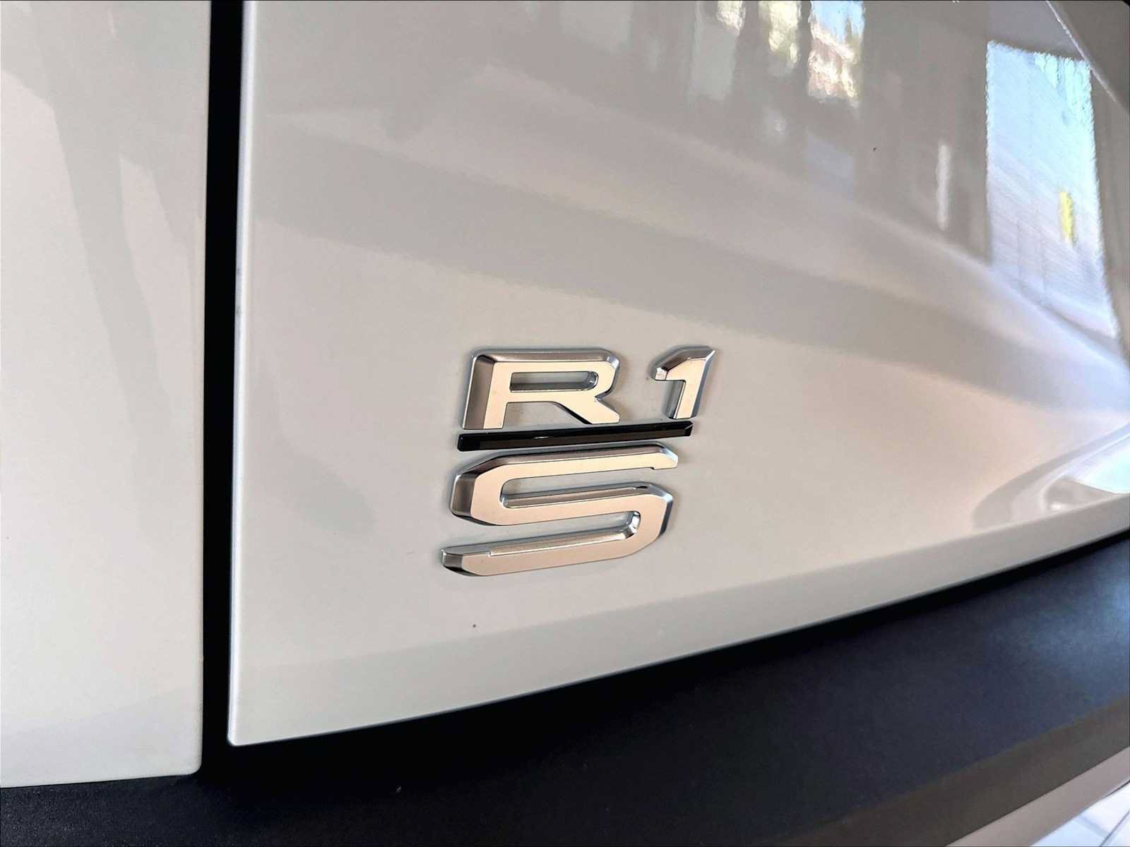 Used 2024 Rivian R1S Adventure Dual AWD/4WD image 38
