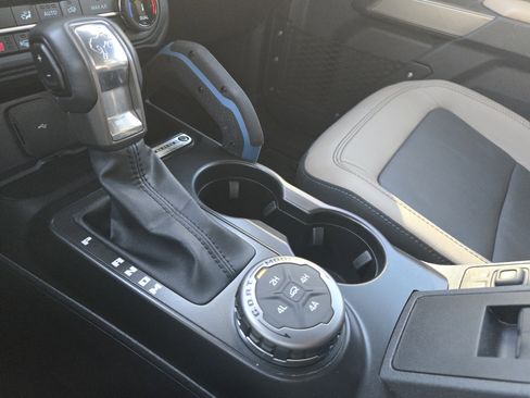 Used 2022 Ford Bronco Wildtrak image 23