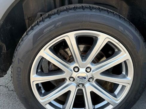 Used 2017 Ford Explorer Limited image 11