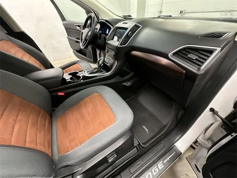 Used 2018 Ford Edge SEL image 20