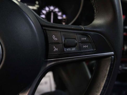 Used 2019 Alfa Romeo Giulia w/ Nero Edizione image 36