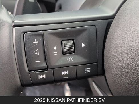 Used 2025 Nissan Pathfinder SV FWD image 19