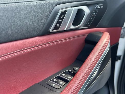 Used 2022 BMW X6 xDrive40i w/ M Sport Package AWD/4WD image 19