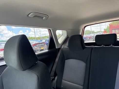 Used 2025 Kia Soul LX w/ LX Technology Package FWD image 30