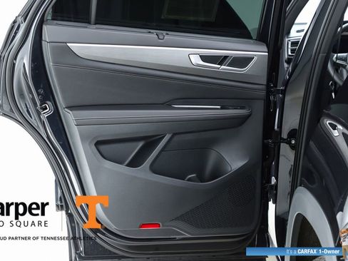 Used 2025 Volkswagen Atlas Cross Sport SE w/ Panoramic Sunroof Package image 17