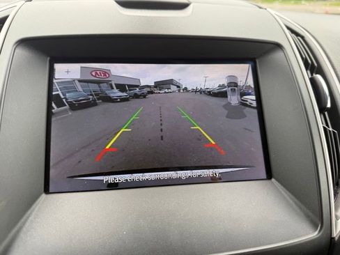 Used 2019 Ford Edge SEL AWD/4WD image 12