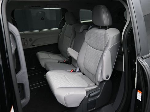 Used 2024 Toyota Sienna LE w/ Protection Package (TMS) AWD/4WD image 20