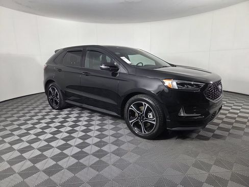 Used 2020 Ford Edge ST w/ Equipment Group 401A AWD/4WD image 3