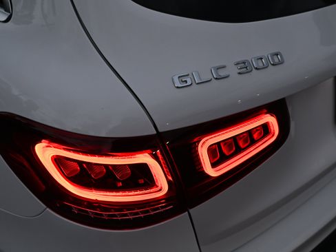 Used 2022 Mercedes-Benz GLC 300 4MATIC image 59