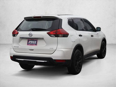 Used 2018 Nissan Rogue S image 5