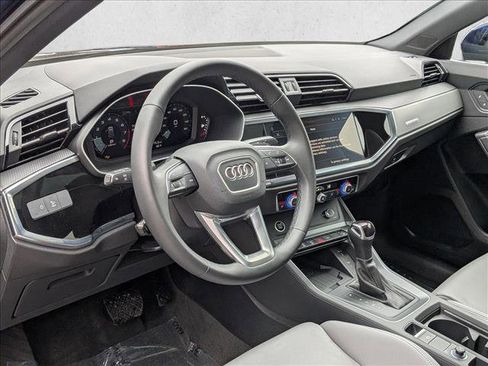 Certified 2025 Audi Q3 2.0T Premium w/ Convenience Package image 10