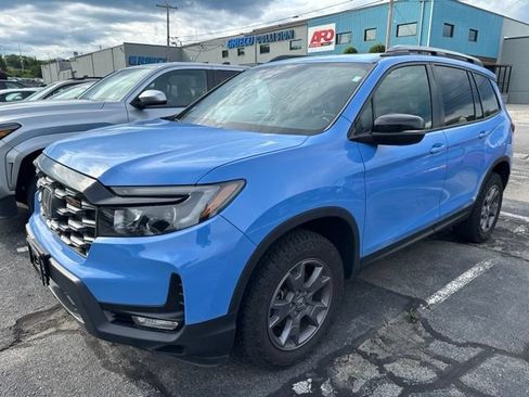 Used 2024 Honda Passport TrailSport image 3