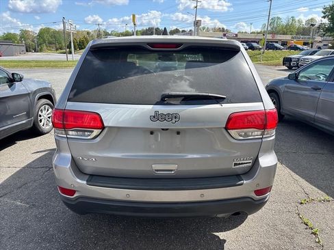 Used 2018 Jeep Grand Cherokee Laredo image 11