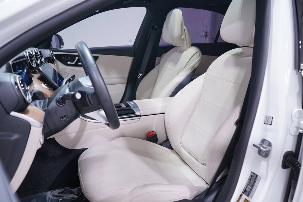 Used 2024 Mercedes-Benz C 300 Sedan image 7