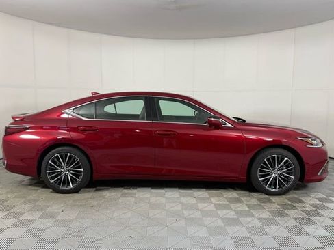 Used 2025 Lexus ES 300h w/ Premium Package image 5