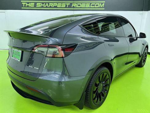 Used 2022 Tesla Model Y Long Range AWD/4WD image 9