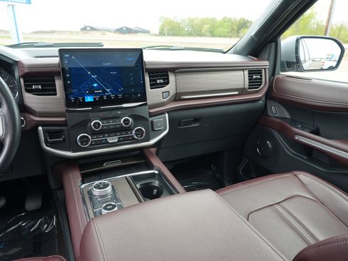 Used 2023 Ford Expedition Max Limited AWD/4WD image 23