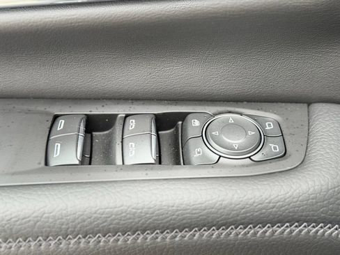 Used 2026 GMC Yukon Denali AWD/4WD image 23