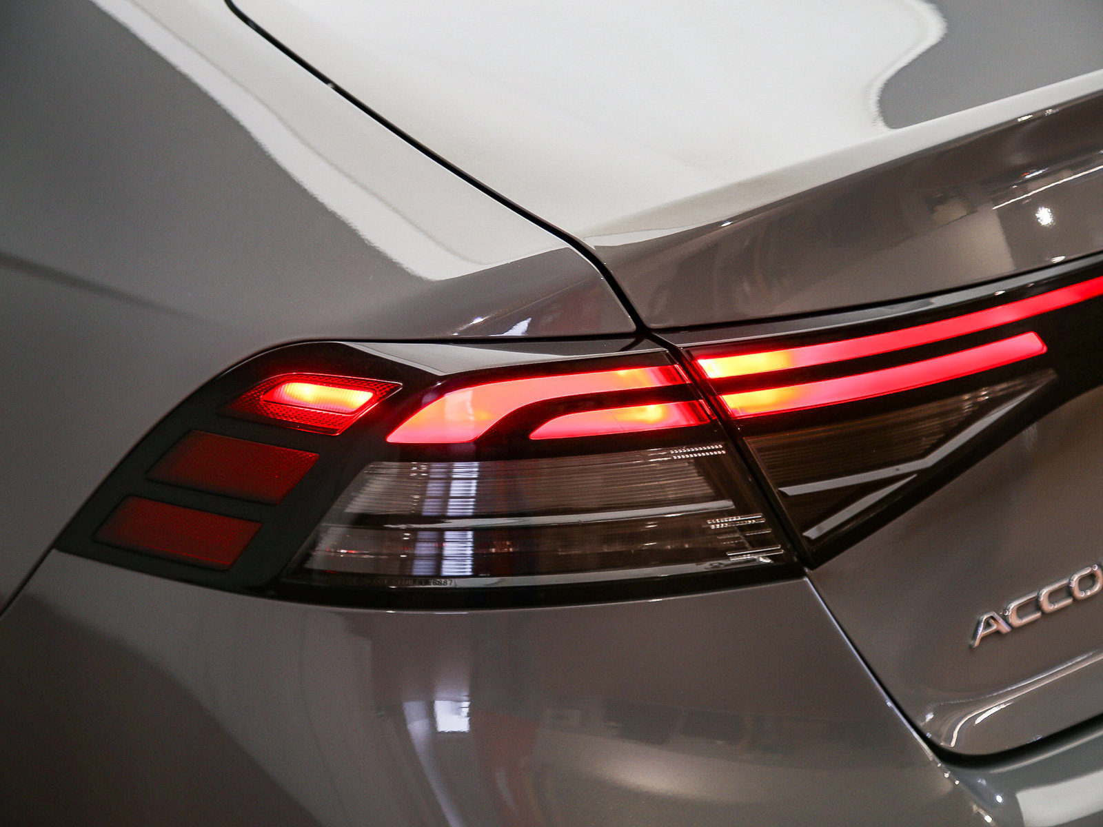 Used 2024 Honda Accord EX-L image 12