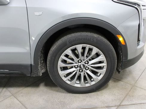Used 2024 Cadillac XT4 Premium Luxury image 41