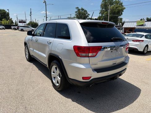 Used 2011 Jeep Grand Cherokee Laredo AWD/4WD image 6