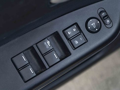 Used 2015 Honda CR-V LX image 35