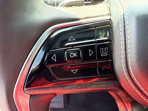 Used 2023 Jeep Grand Cherokee Overland w/ Luxury Tech Group IV RWD image 26